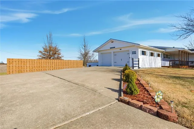 $305,000 | 29410 Northeast 184 Street, Lawson, MO 64062