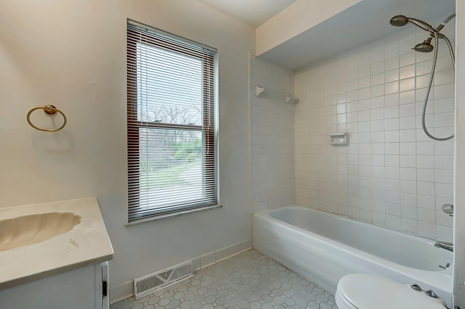 2208 South Road Cincinnati, OH 45233 - Photo 29 of 49 Gallery Image 29