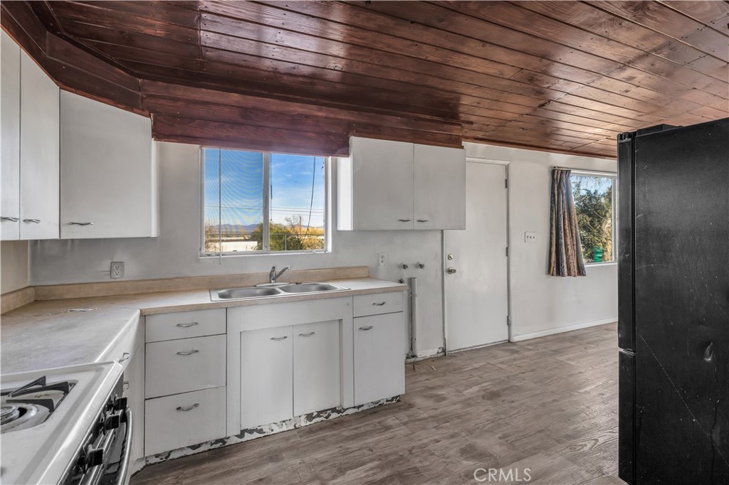 74746 Baseline Road Twentynine Palms, CA 92277 - Photo 14 of 39