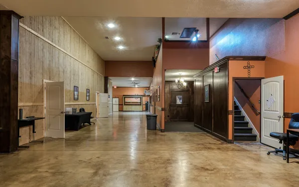 $2,500,000 | 48600 Highway 290 Business, Hempstead, TX 77445