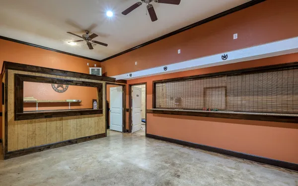 $2,500,000 | 48600 Highway 290 Business, Hempstead, TX 77445