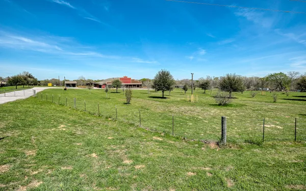 $2,500,000 | 48600 Highway 290 Business, Hempstead, TX 77445