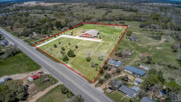 $2,500,000 | 48600 Highway 290 Business, Hempstead, TX 77445