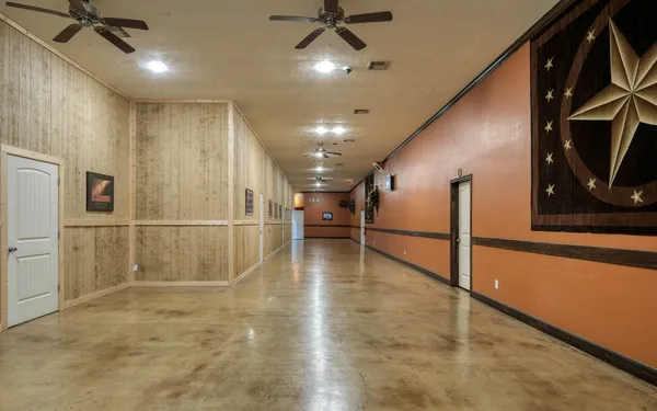 $2,500,000 | 48600 Highway 290 Business, Hempstead, TX 77445