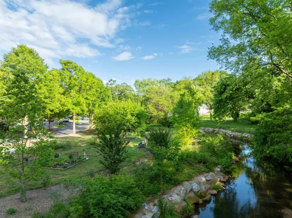 $477,500 | 400 Mills Avenue, Greenville, SC 29605