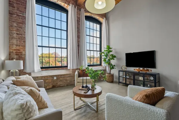 $477,500 | 400 Mills Avenue, Greenville, SC 29605