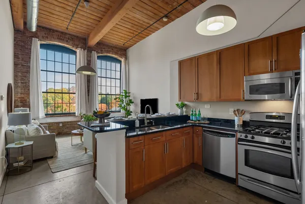 $477,500 | 400 Mills Avenue, Greenville, SC 29605