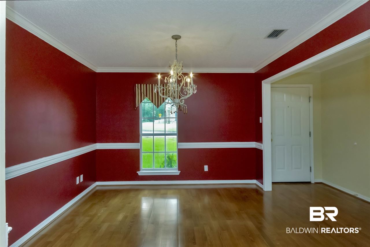 850 Louise Avenue Mobile, AL 36609 - Photo 5 of 38
