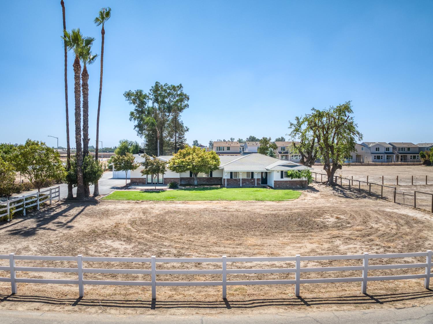 4105 Perrin Road Clovis, CA 93619 - Photo 54 of 67 Gallery Image 54