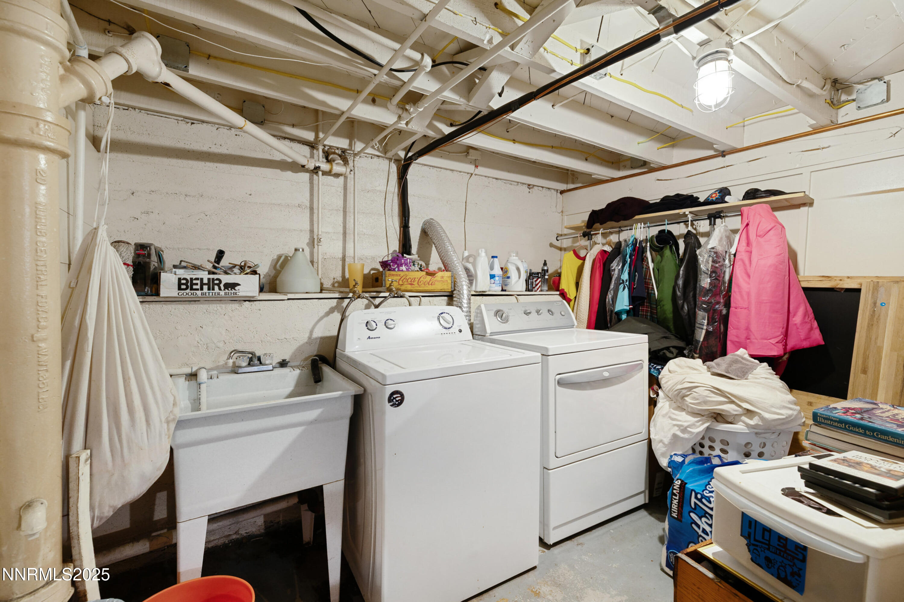 948 Washington Street Reno, NV 89503 - Photo 20 of 29 a utility room with dryer and washer