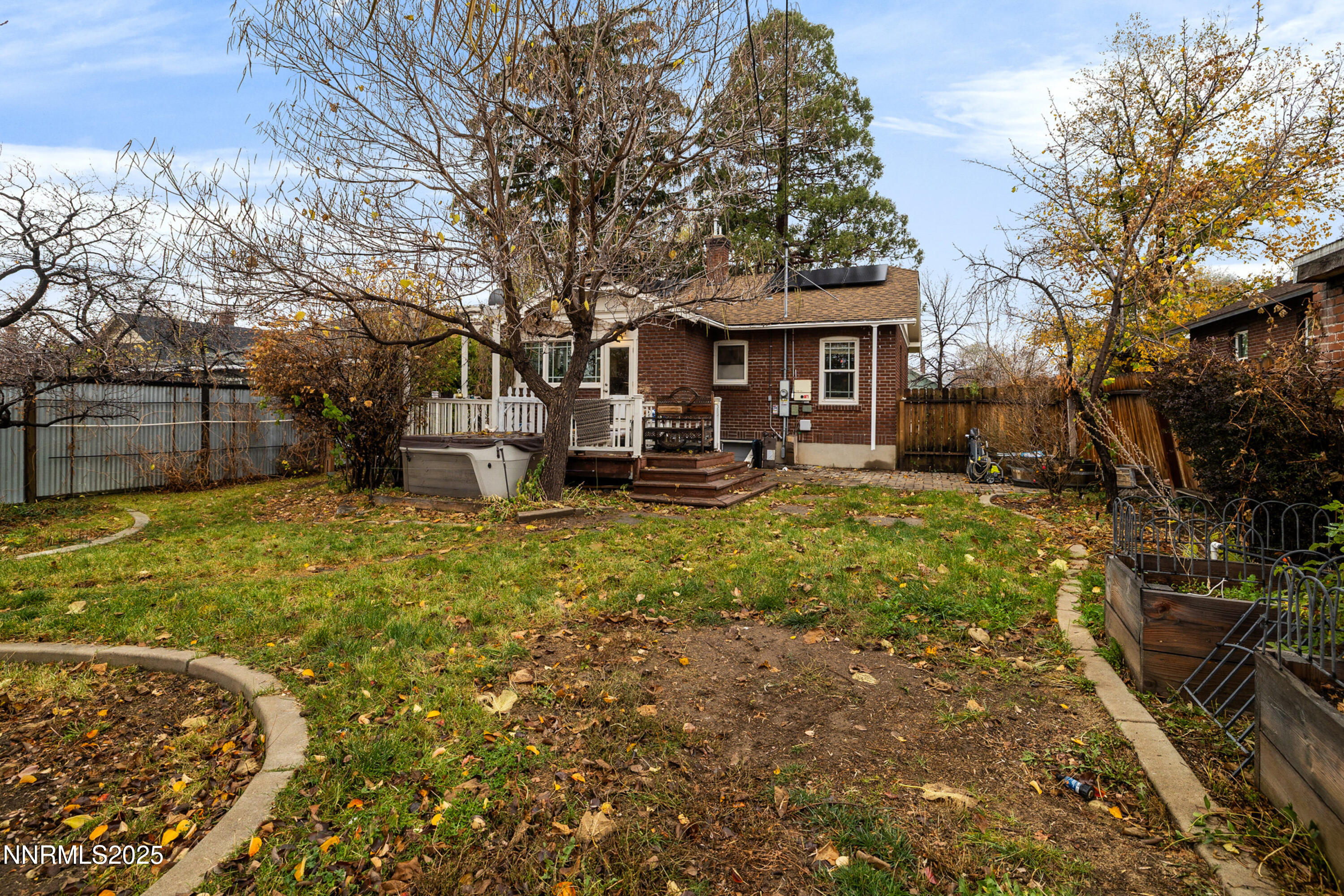 948 Washington Street Reno, NV 89503 - Photo 29 of 29 a view of a house with a yard