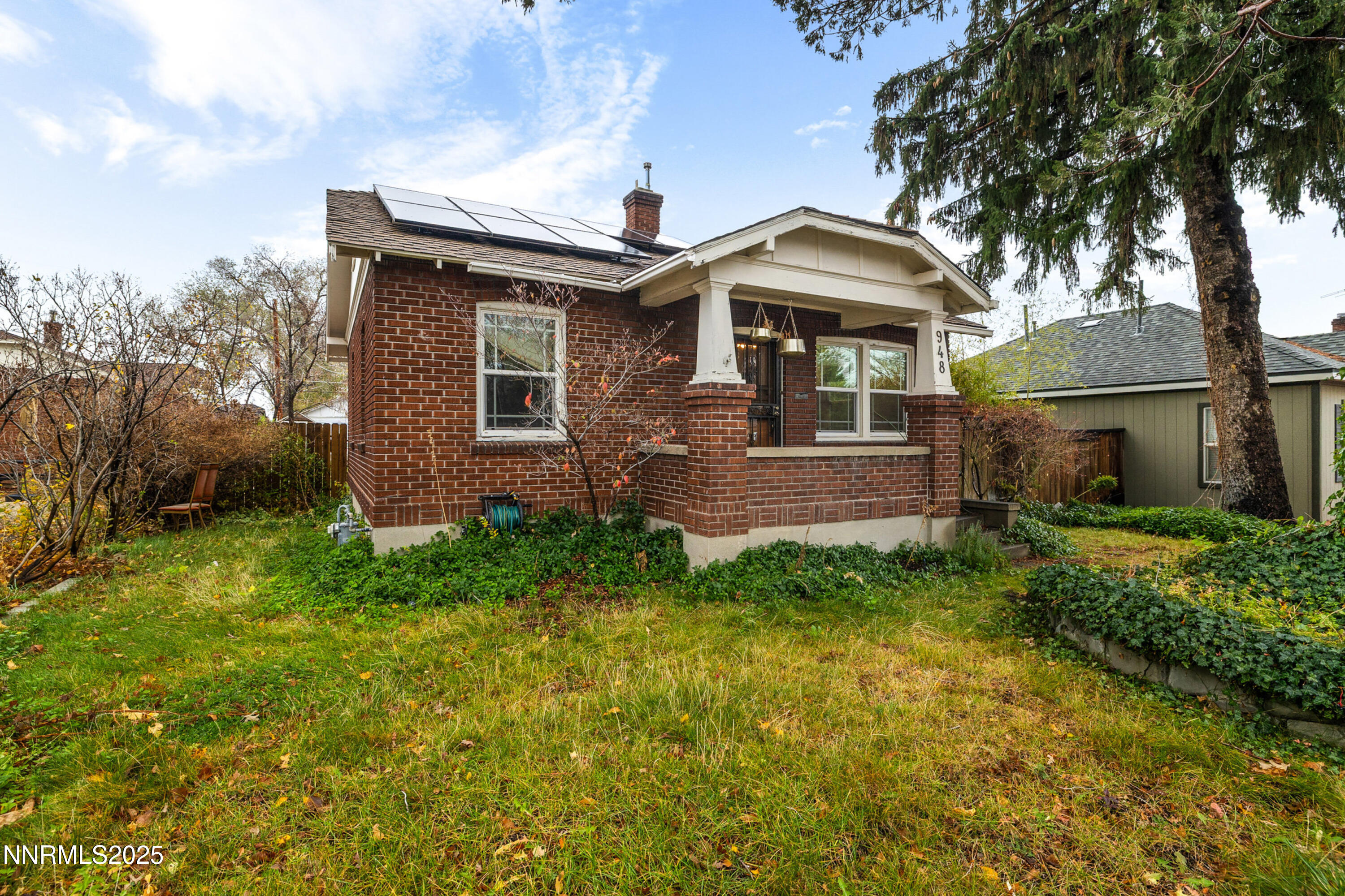 948 Washington Street Reno, NV 89503 - Photo 7 of 29 front view of a house with a yard