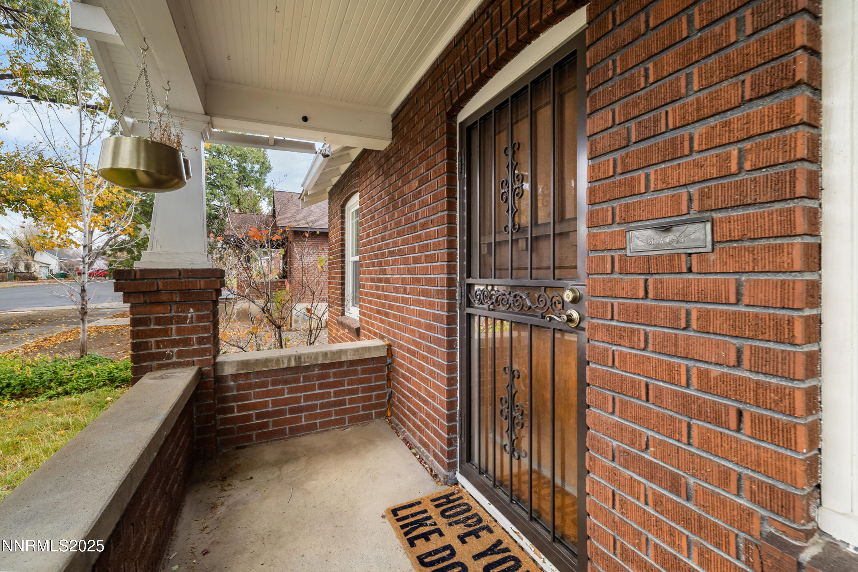 948 Washington Street Reno, NV 89503 - Photo 9 of 29 a view of entryway with outdoor area