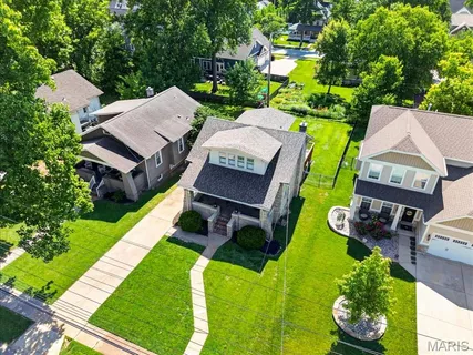 $439,900 | 471 South Clay Avenue, St. Louis, MO 63122