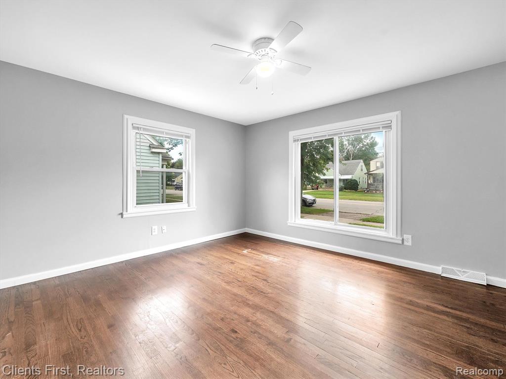 4405 Howe Road Wayne, MI 48184 - Photo 5 of 22