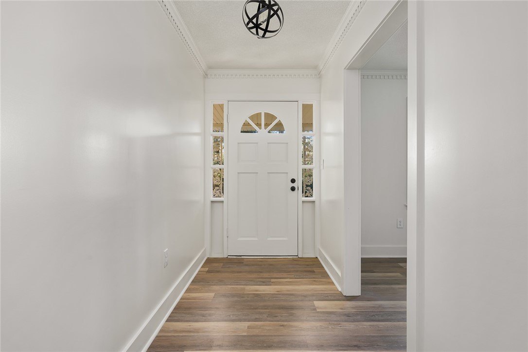 2101 Belhaven Road Anderson, SC 29621 - Photo 4 of 36 Foyer