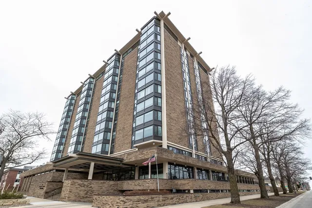 $245,000 | 207 5th Avenue Southwest, Unit 202, Rochester, MN 55902