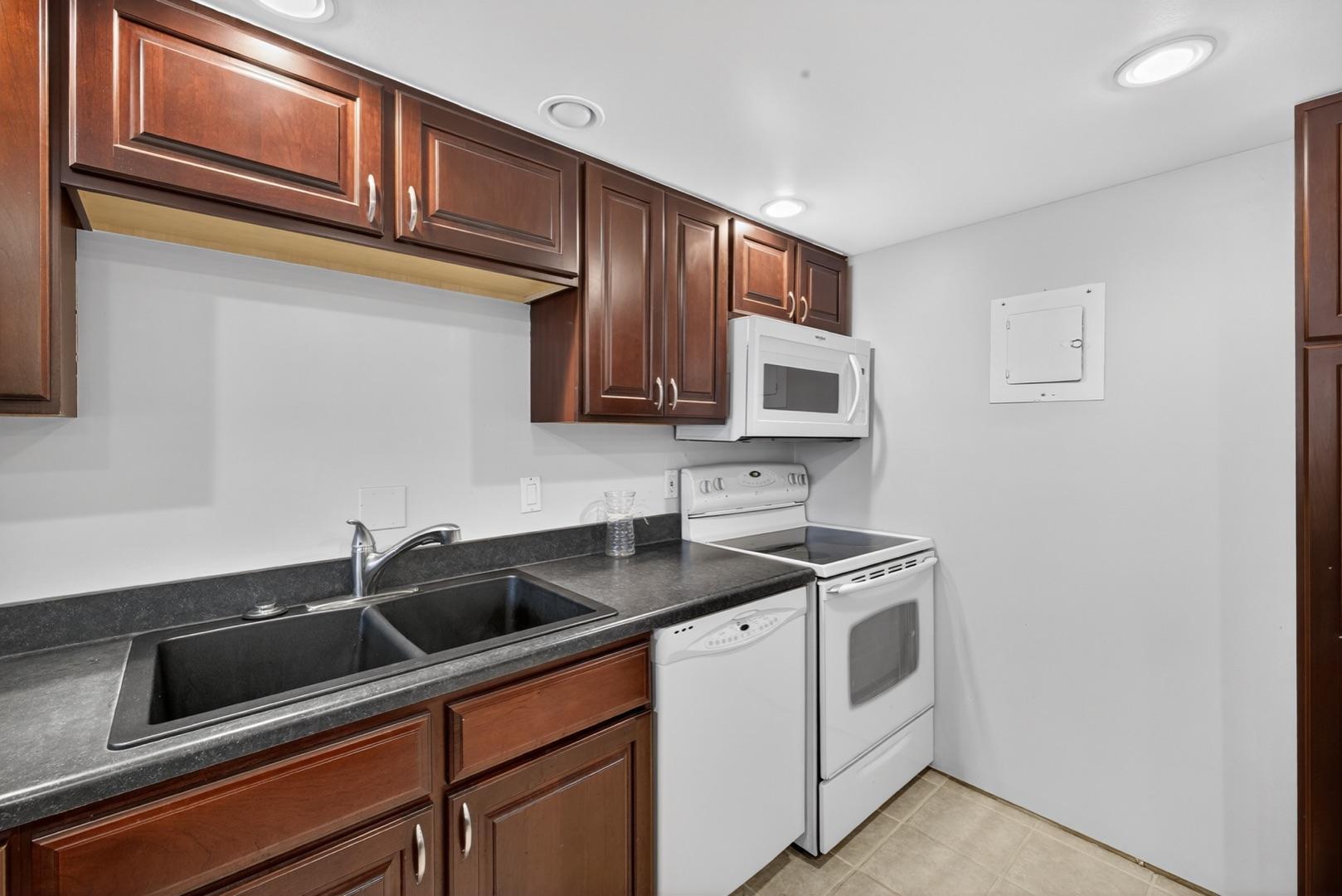 207 5th Avenue Southwest, Unit 202 Rochester, MN 55902 - Photo 13 of 32