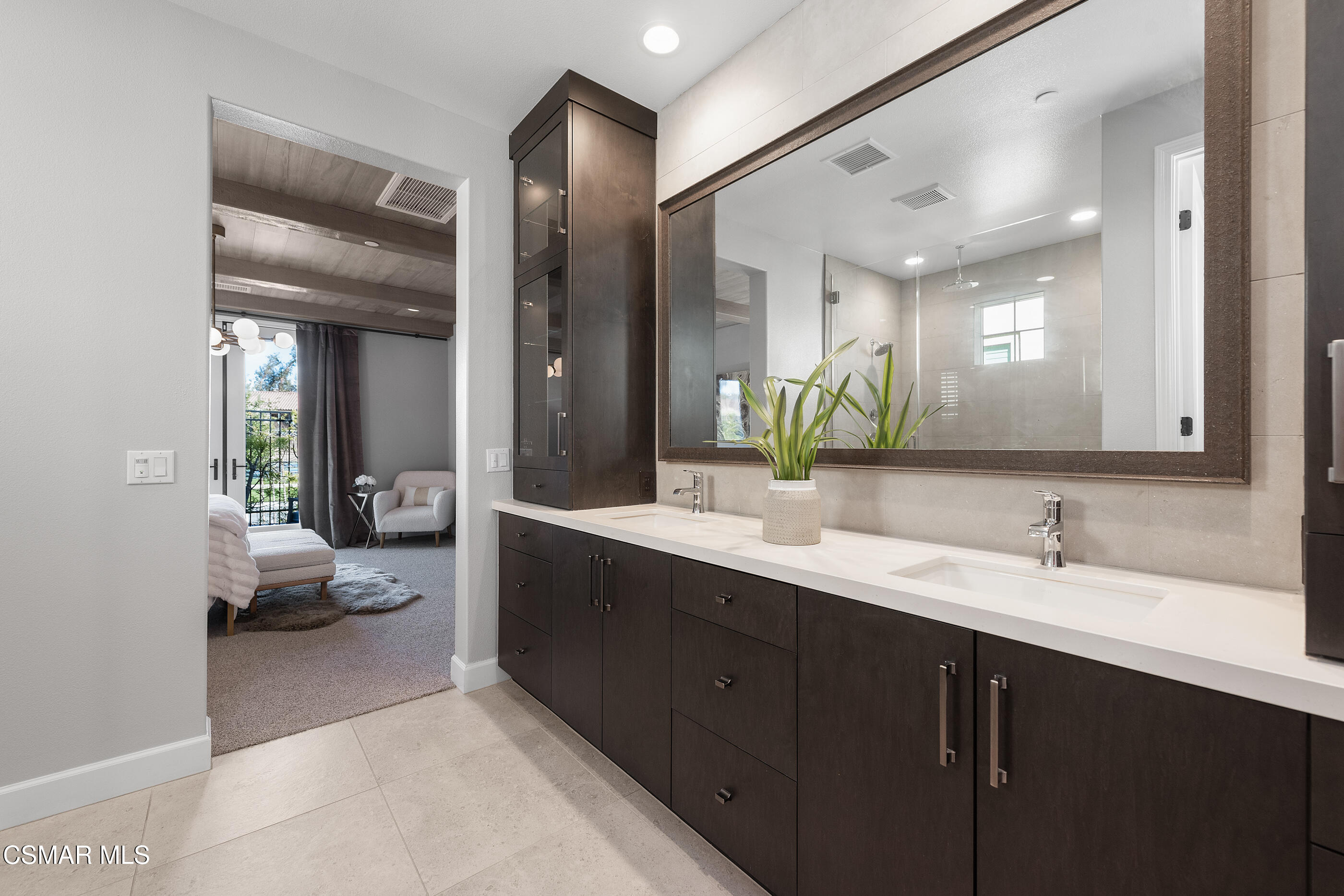 2492 Rondell Road Camarillo, CA 93012 - Photo 13 of 46 2492 Rondell Rd Camarillo-25