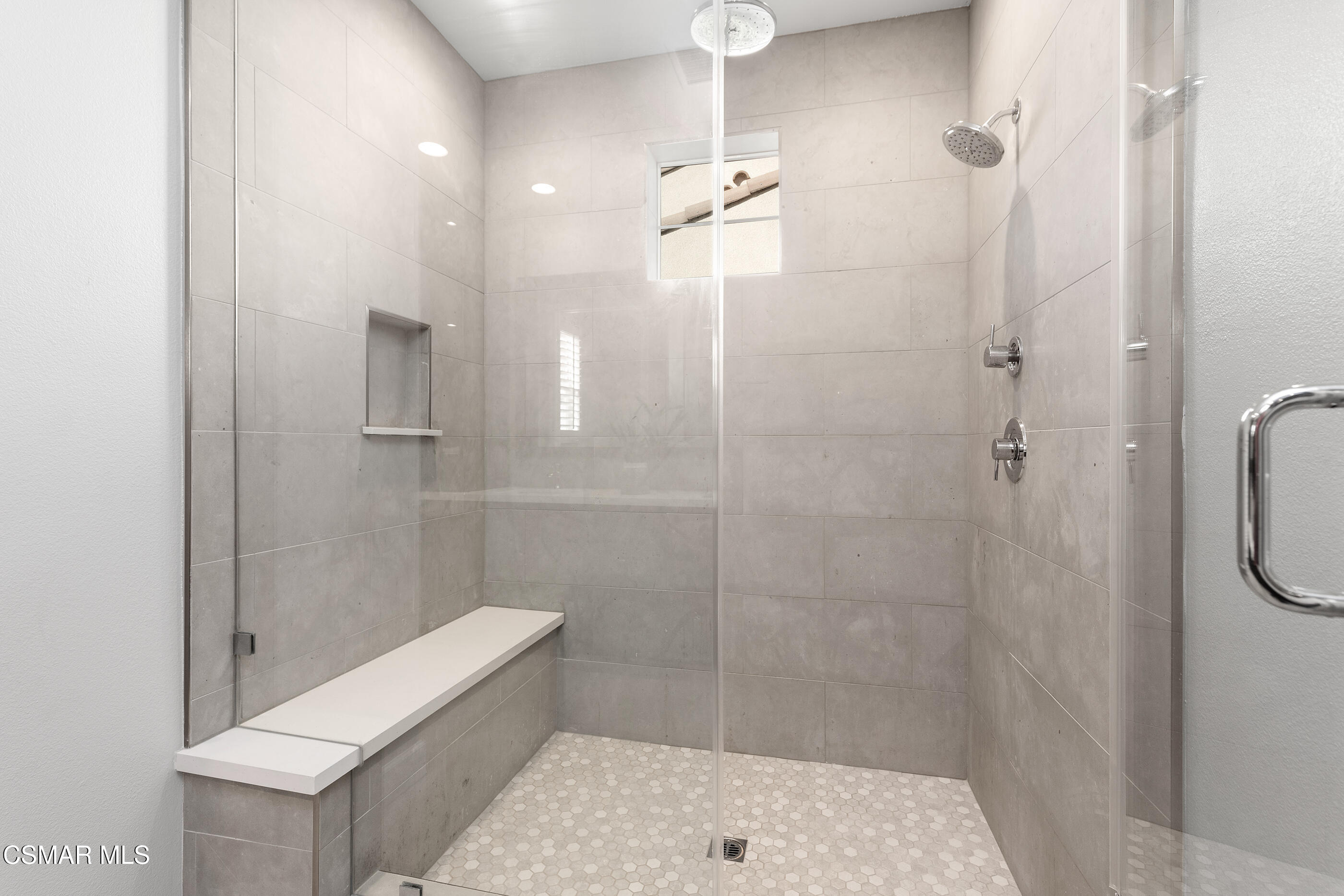 2492 Rondell Road Camarillo, CA 93012 - Photo 15 of 46 2492 Rondell Rd Camarillo-29