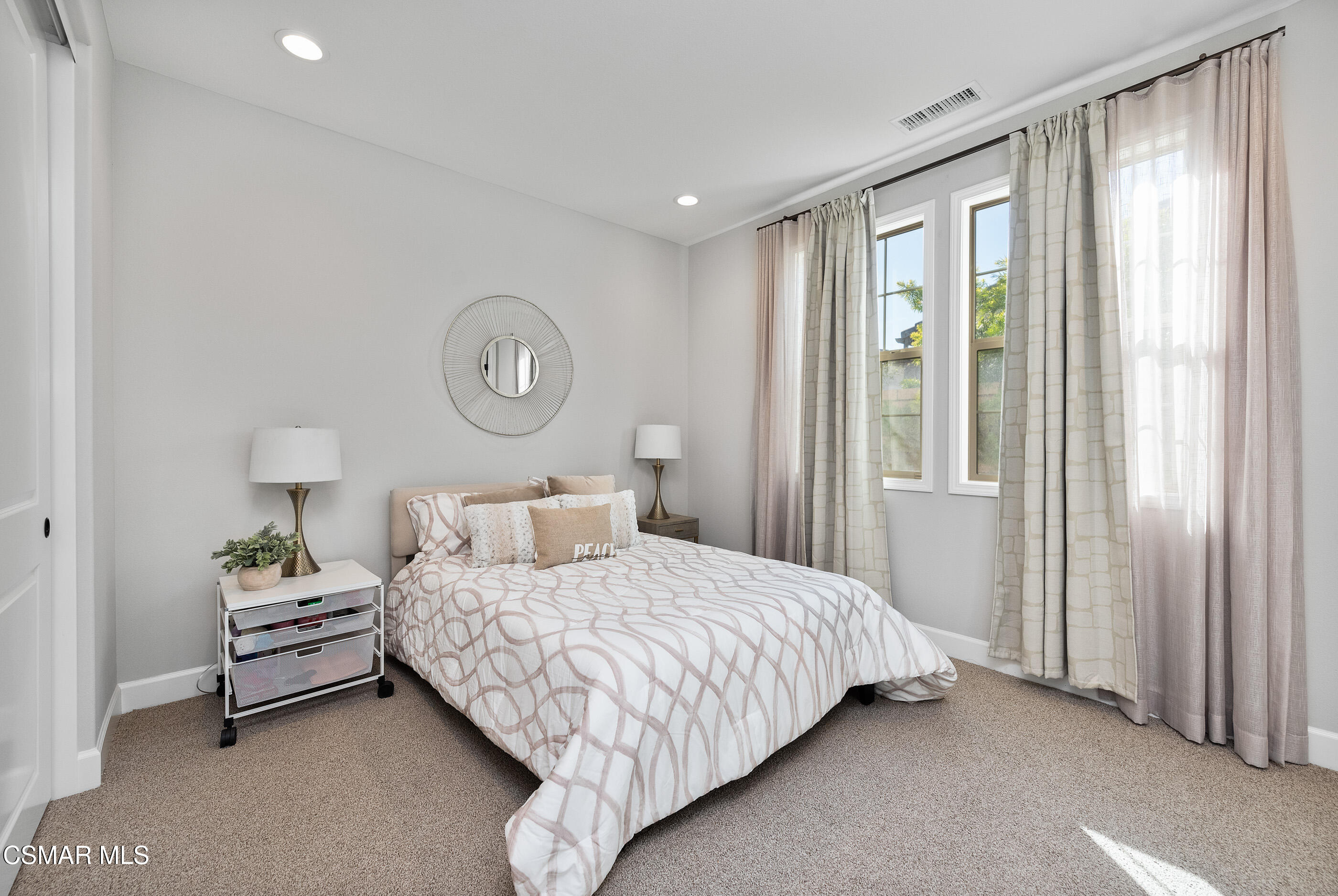 2492 Rondell Road Camarillo, CA 93012 - Photo 16 of 46 2492 Rondell Rd Camarillo-20