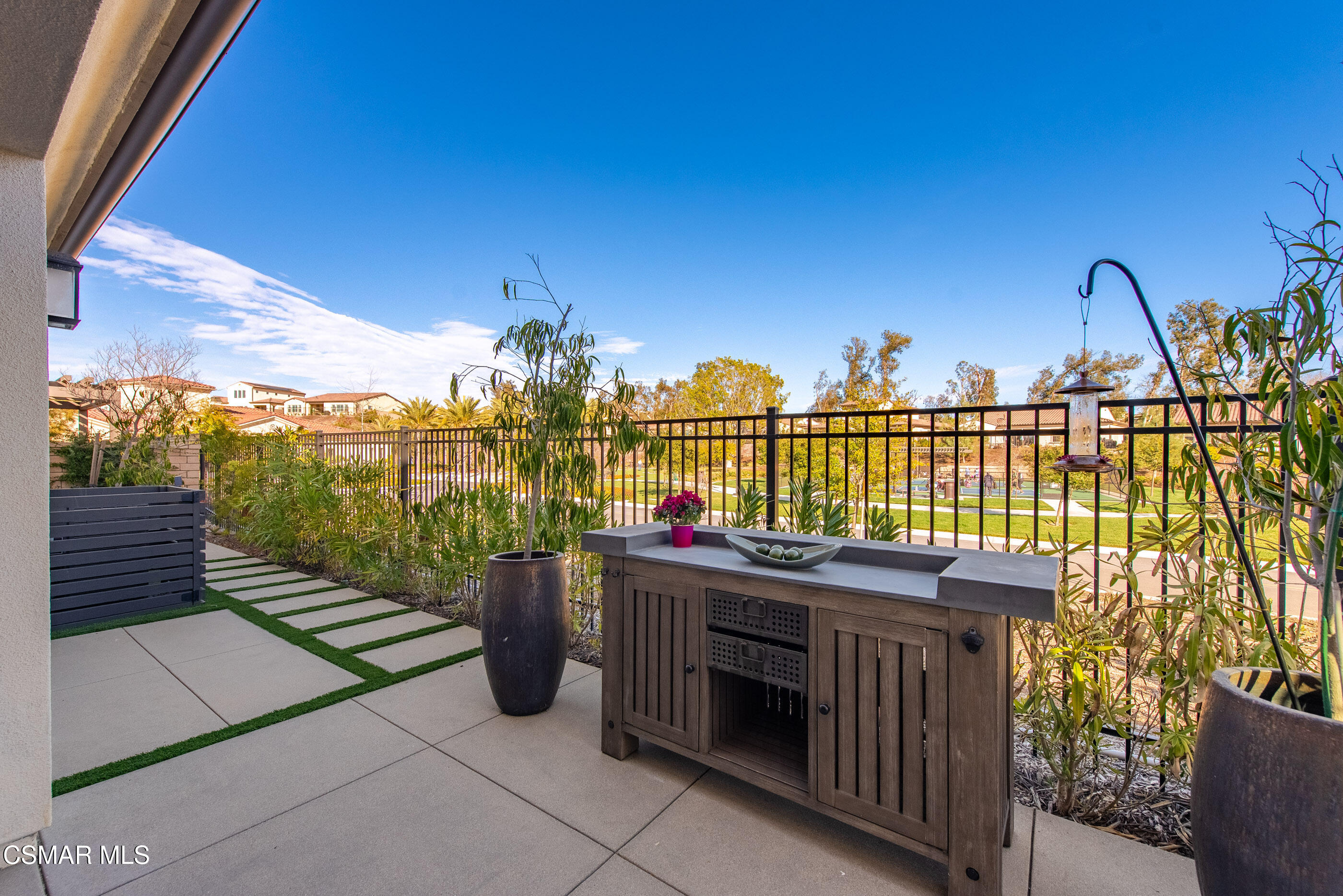 2492 Rondell Road Camarillo, CA 93012 - Photo 28 of 46 2492 Rondell Rd Camarillo-40