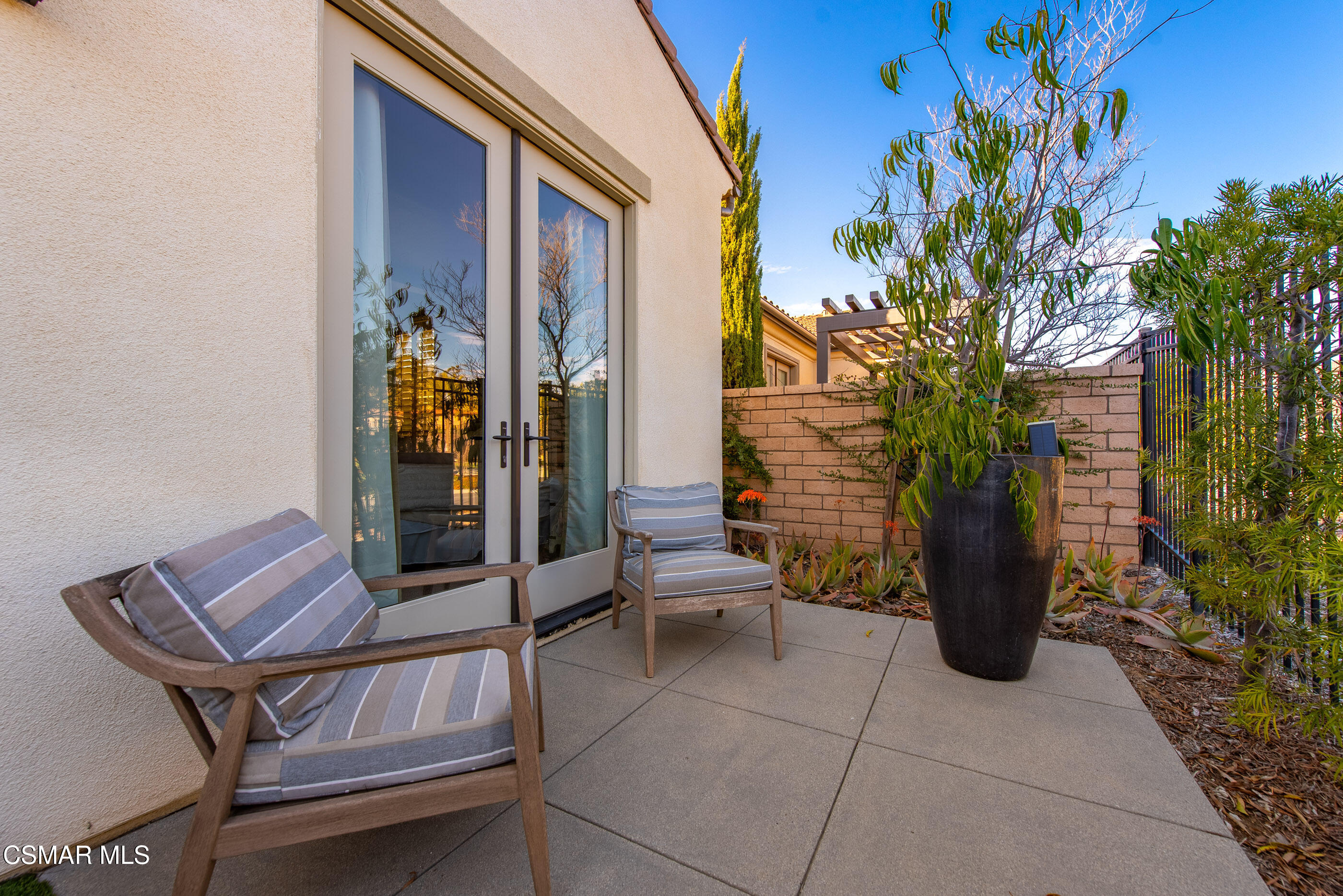 2492 Rondell Road Camarillo, CA 93012 - Photo 29 of 46 2492 Rondell Rd Camarillo-42