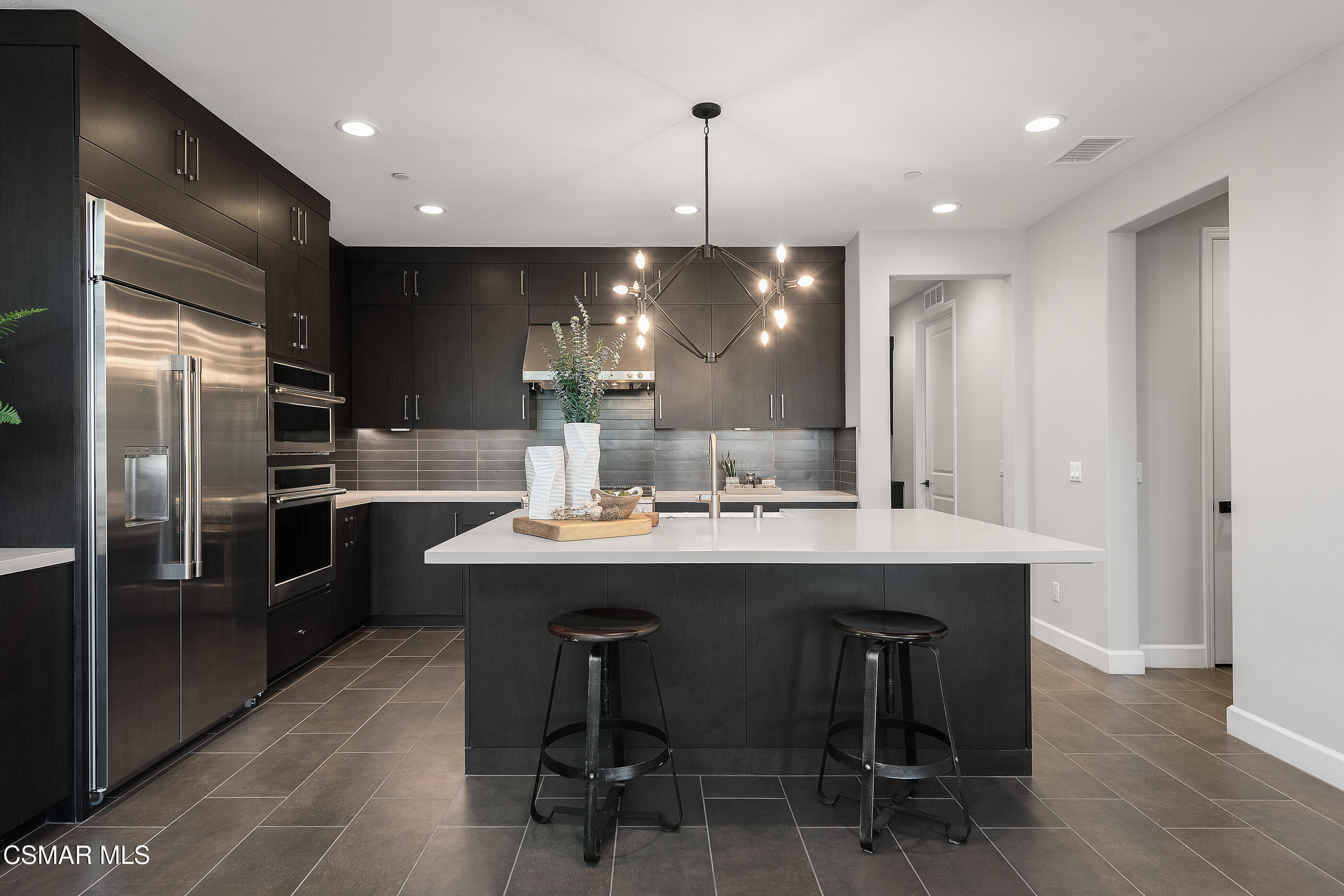 2492 Rondell Road Camarillo, CA 93012 - Photo 3 of 46 2492 Rondell Rd Camarillo-21