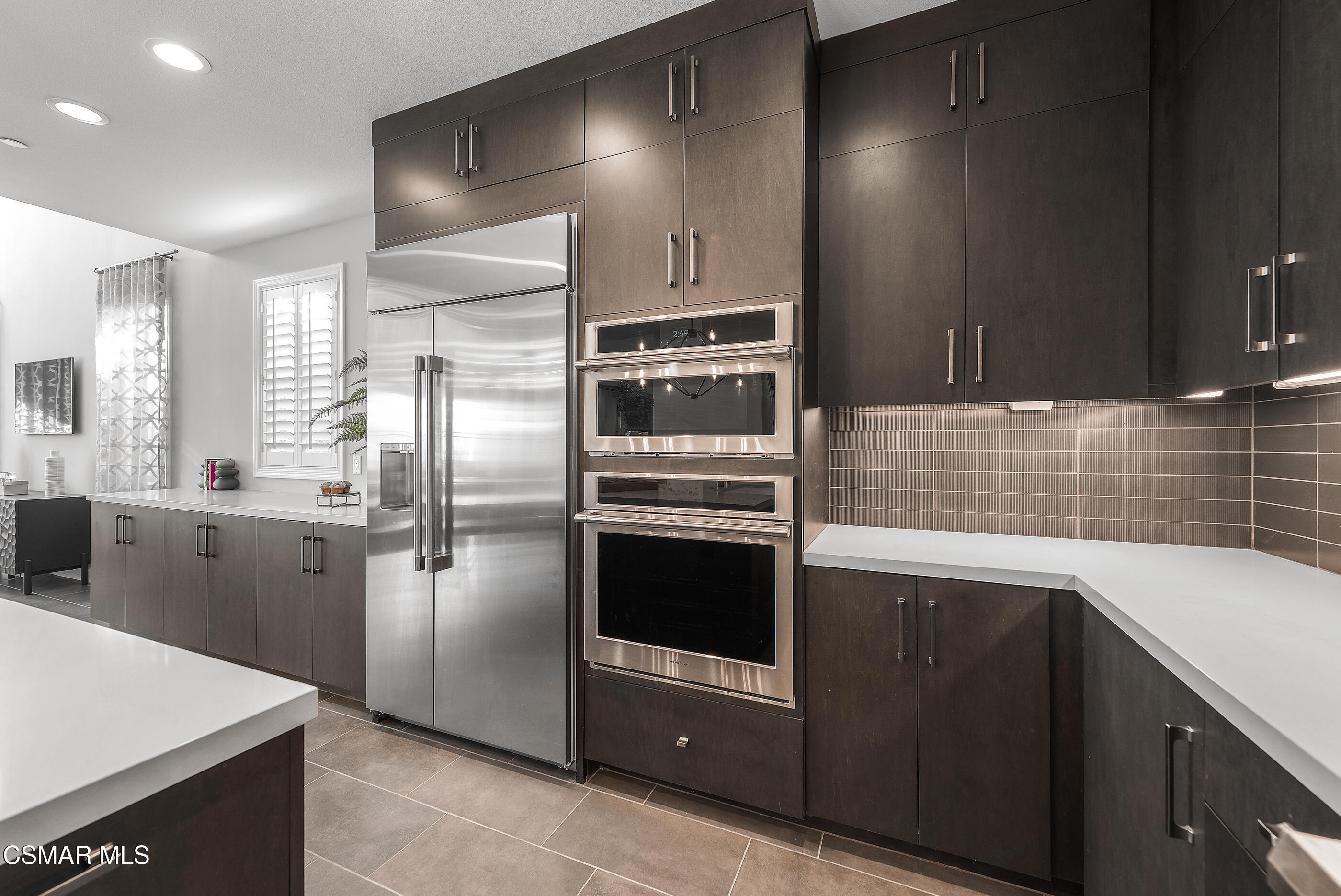 2492 Rondell Road Camarillo, CA 93012 - Photo 6 of 46 2492 Rondell Rd Camarillo-15