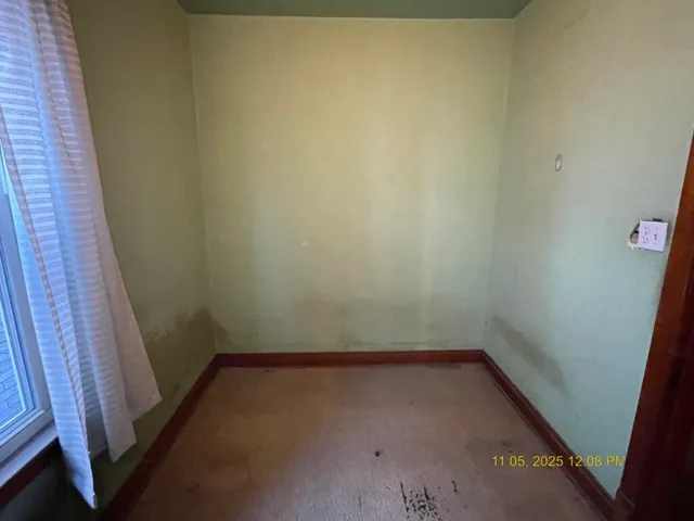 $109,900 | 8545 South Manistee Avenue, Chicago, IL 60617