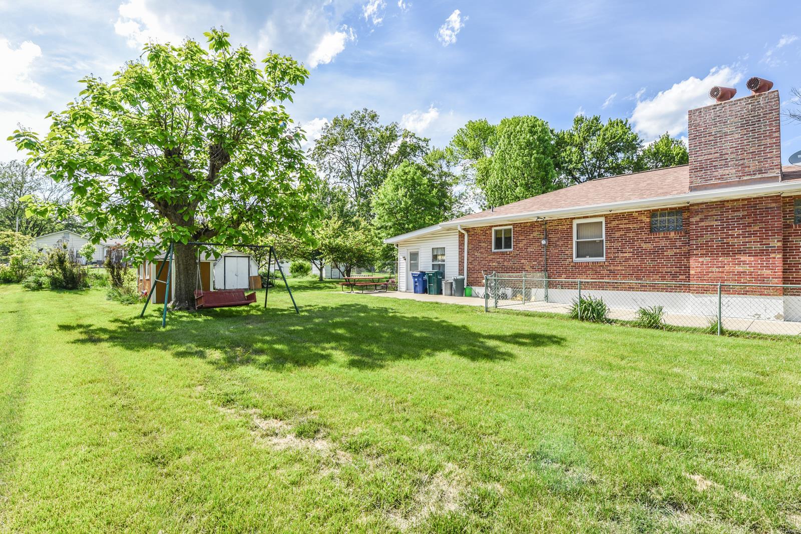 1003 Lindemann Road St. Louis, MO 63131 - Photo 3 of 26 Gallery Image 3