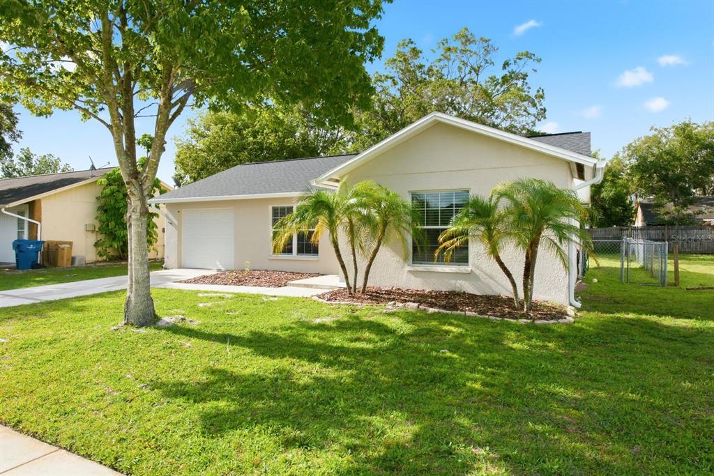 7826 Knox Loop New Port Richey, FL 34655 - Photo 2 of 22