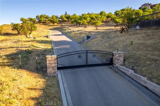 $2,750,000 | 490 Pacific Avenue, Paso Robles, CA 93446