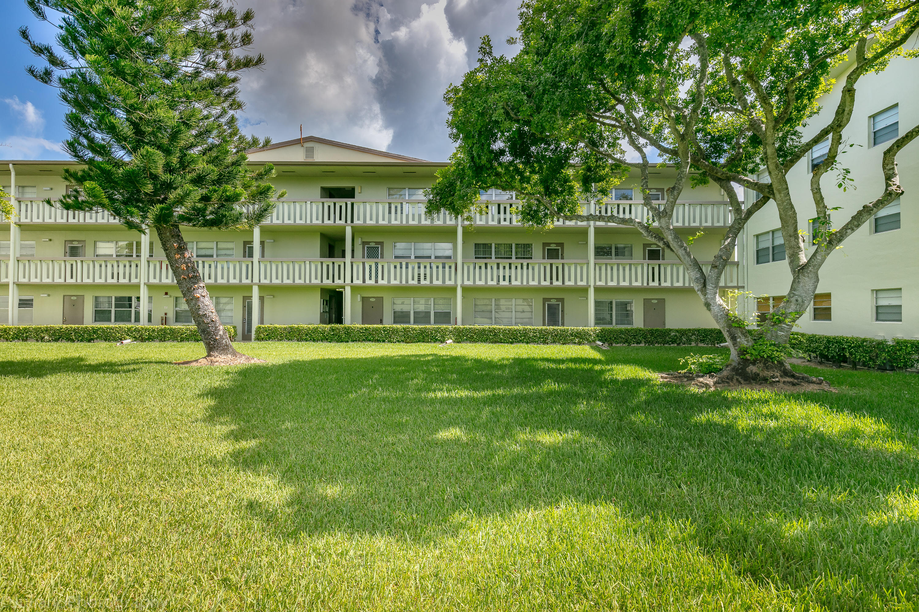 257 Dorset G, Unit 257 Boca Raton, FL 33434 - Photo 6 of 33 2M8A2756-23