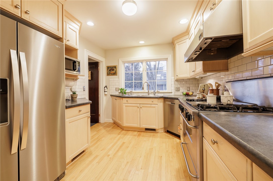 86 Arbordale Avenue Rochester, NY 14610 - Photo 16 of 30