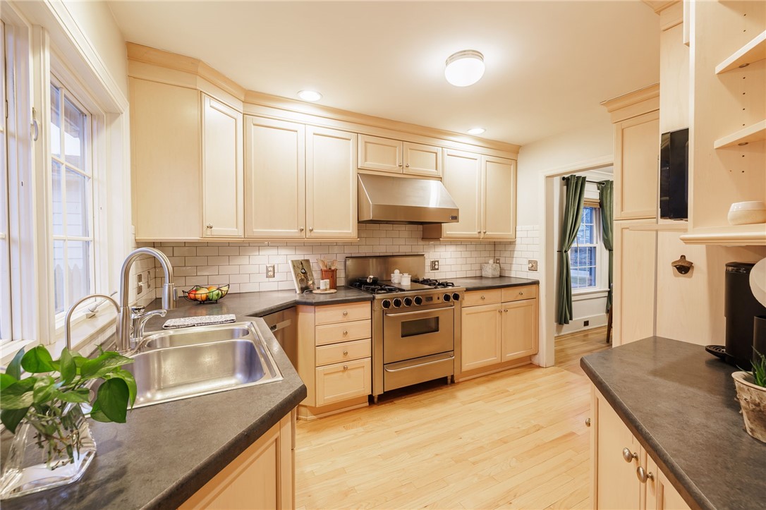 86 Arbordale Avenue Rochester, NY 14610 - Photo 17 of 30