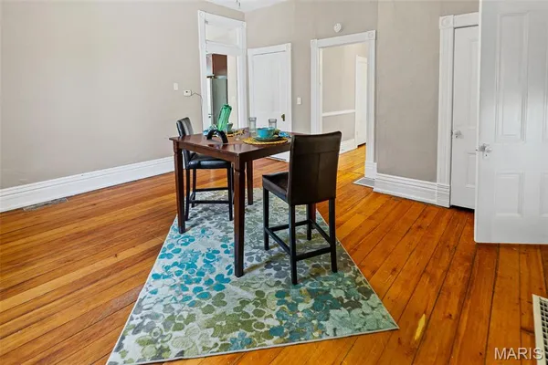 $2,600 | 911 Grand Avenue, Edwardsville, IL 62025