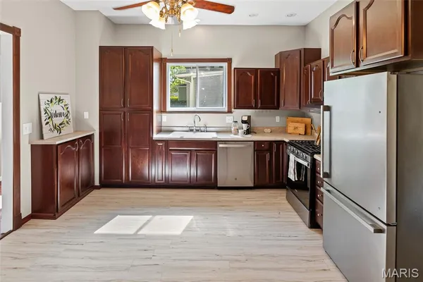 $2,600 | 911 Grand Avenue, Edwardsville, IL 62025