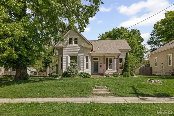 $2,600 | 911 Grand Avenue, Edwardsville, IL 62025