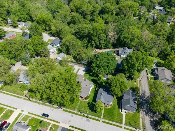 $2,600 | 911 Grand Avenue, Edwardsville, IL 62025
