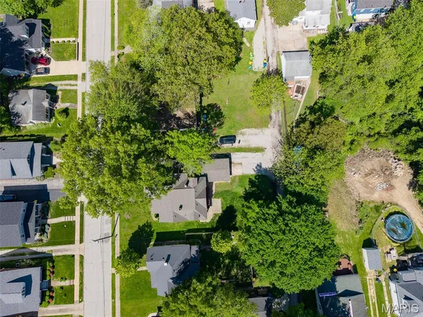 $2,600 | 911 Grand Avenue, Edwardsville, IL 62025