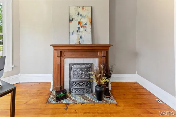 $2,600 | 911 Grand Avenue, Edwardsville, IL 62025