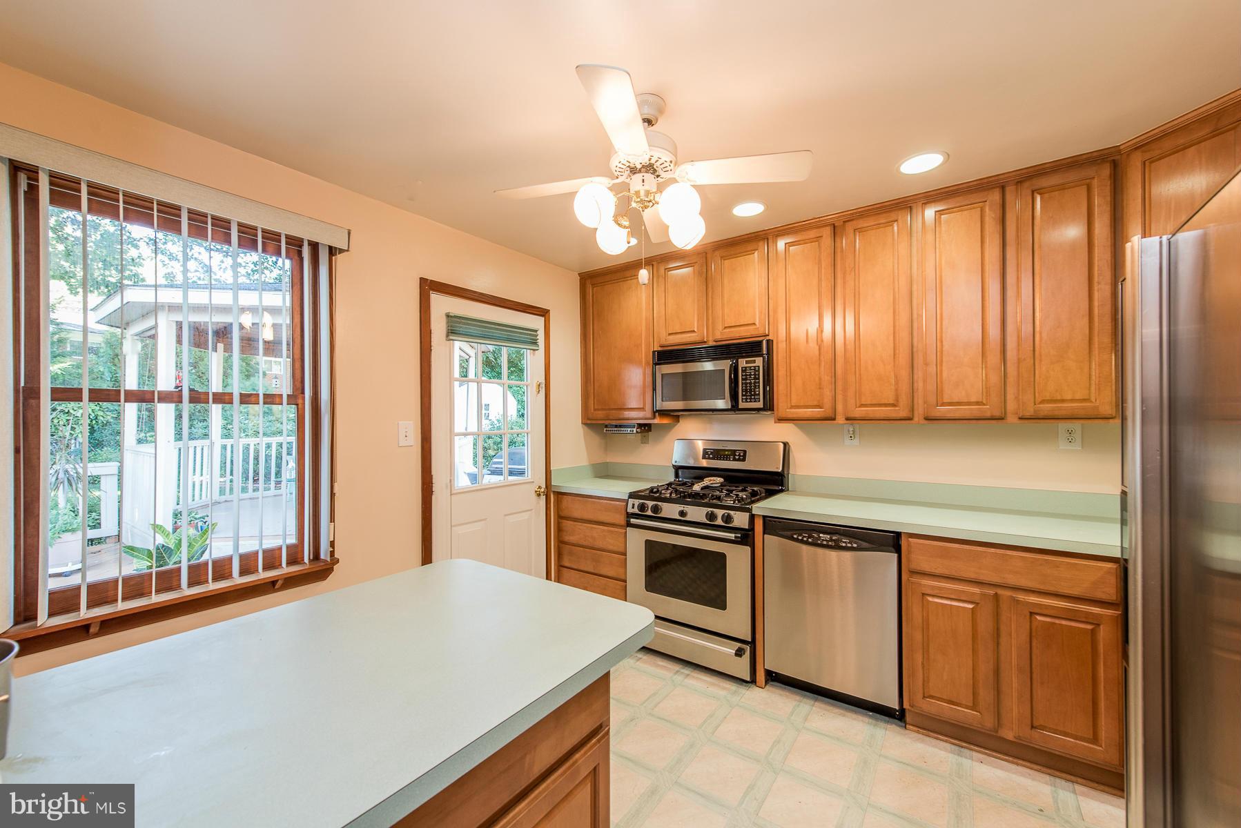 3812 Littleton Street Silver Spring, MD 20906 - Photo 9 of 30 Kitchen