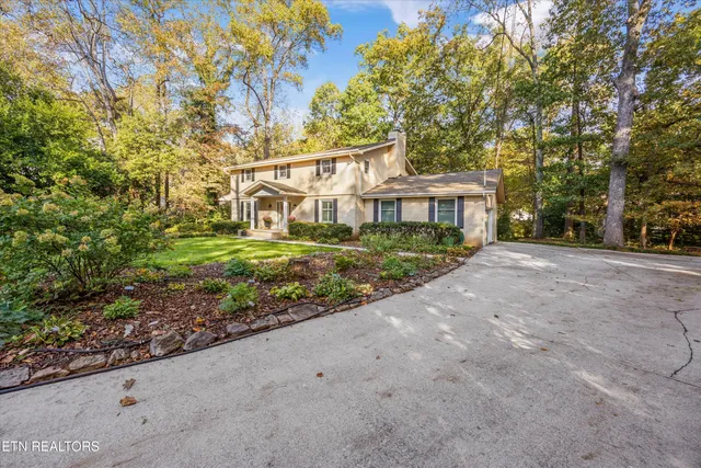 $725,000 | 300 Corby Lane, Knoxville, TN 37934