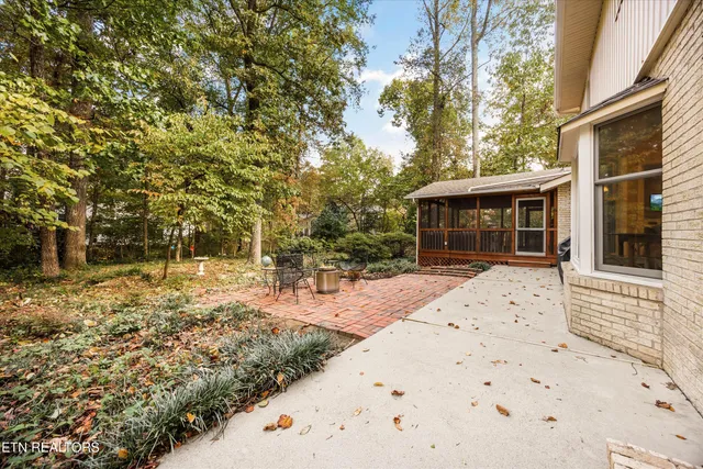 $725,000 | 300 Corby Lane, Knoxville, TN 37934