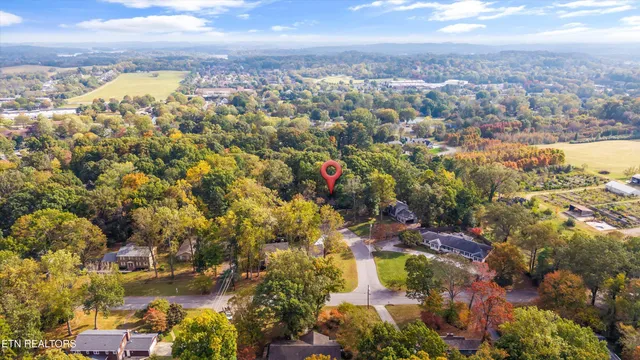 $725,000 | 300 Corby Lane, Knoxville, TN 37934