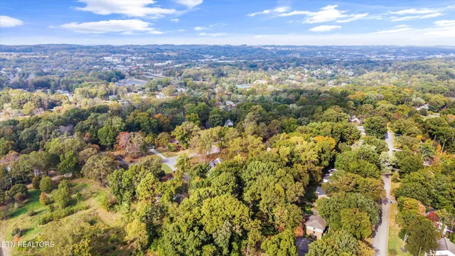 $725,000 | 300 Corby Lane, Knoxville, TN 37934