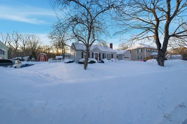 $700,000 | 8 Flint Street, Chelmsford, MA 01824