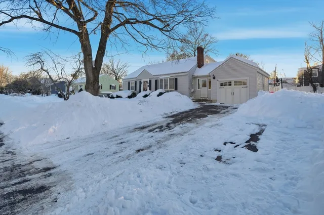 $700,000 | 8 Flint Street, Chelmsford, MA 01824