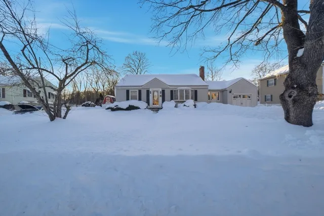 $700,000 | 8 Flint Street, Chelmsford, MA 01824